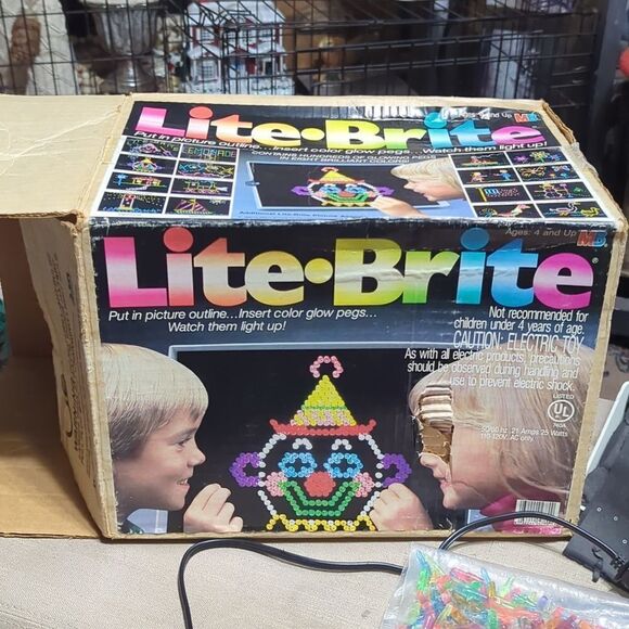 #2 Hasbro Vintage 1981 Lite-Brite In Great Working Condition With Pegs Paper - Picture 6 of 11